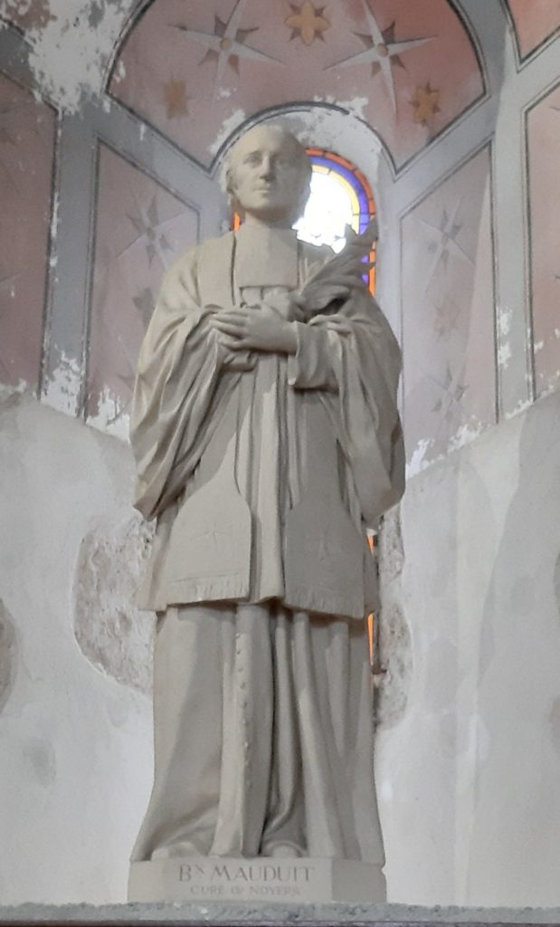 Statue du P. Mauduit à Noyers