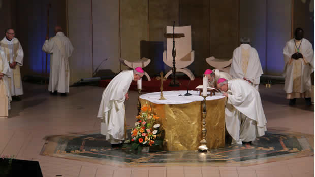 Messe 60 ans du MCR à Lourdes