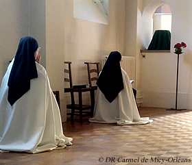 Carmel de Micy Orléans - Oraison à la chapelle